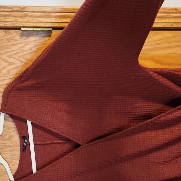 New without tags Thermal like faux wraparound top from Bloomchic size 18/20 - Picture 7 of 9